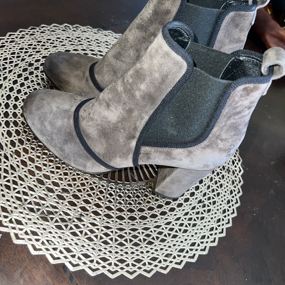 Vero Cuoio Grey Suede Ankle Boots - Picture 6 of 7